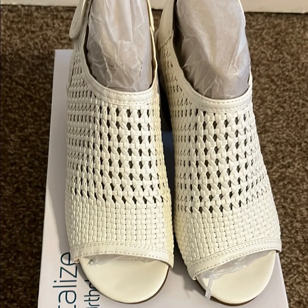 Sonoma White Peep-Toe Sandals - Picture 7 of 13